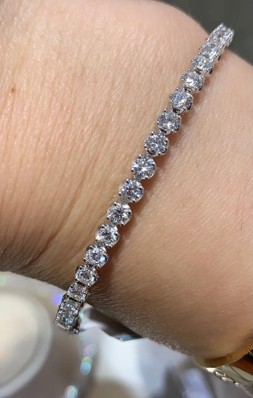 1.73ct t.w. Round Brilliant Cut Diamond Prong Set Bangle