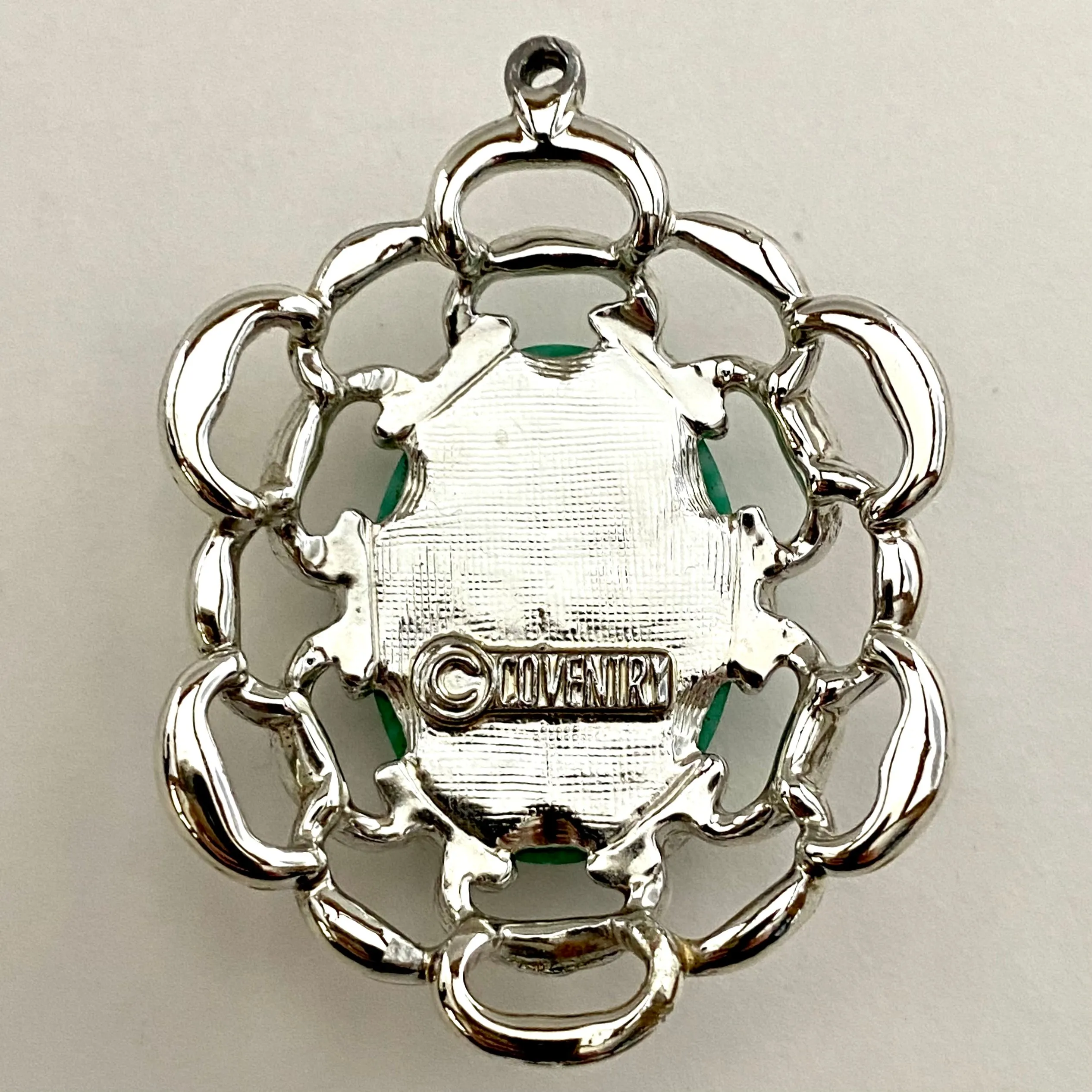 1974 Sarah Coventry Flattery Pendant