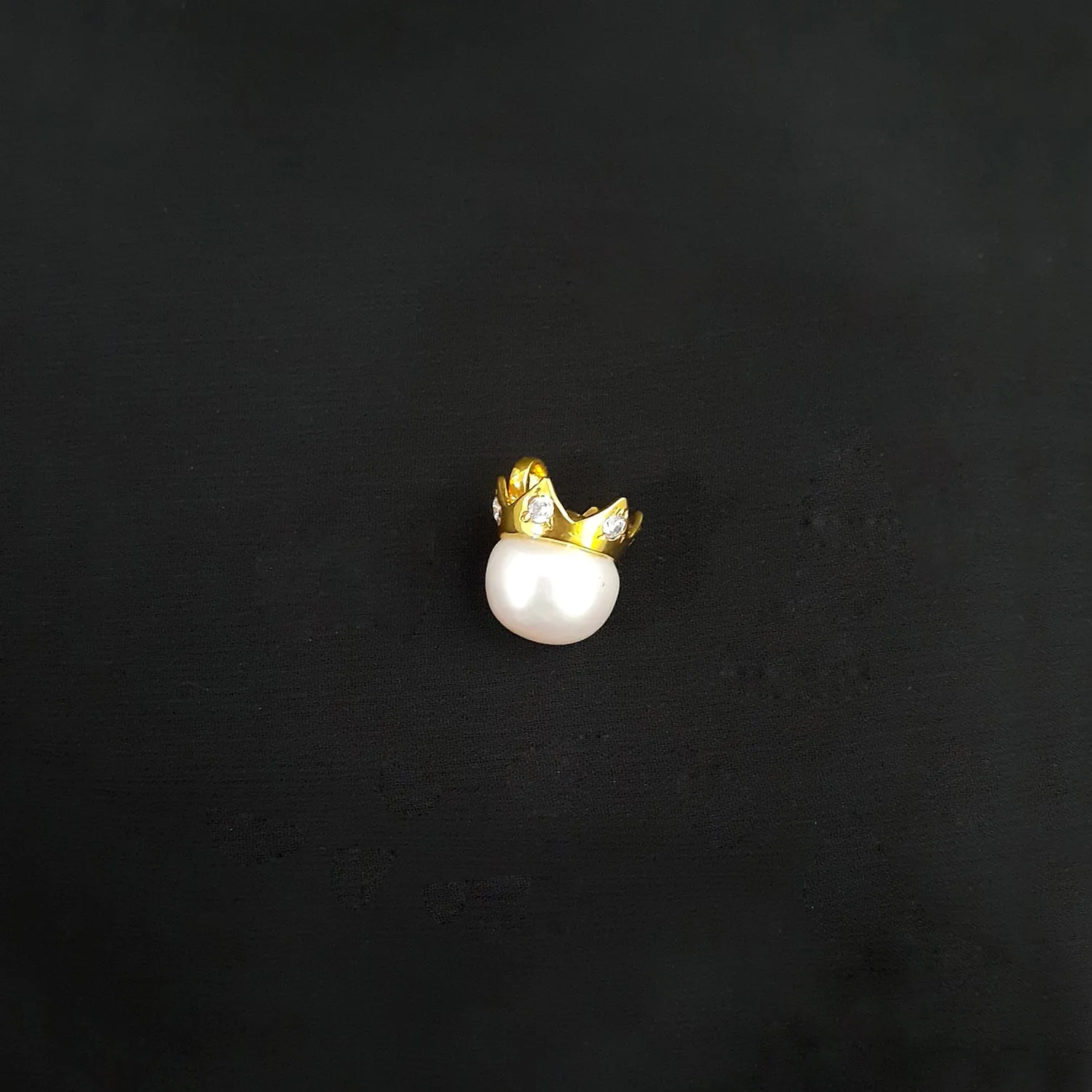 22K YG Fancy Pearl with AD Pendant-1pc