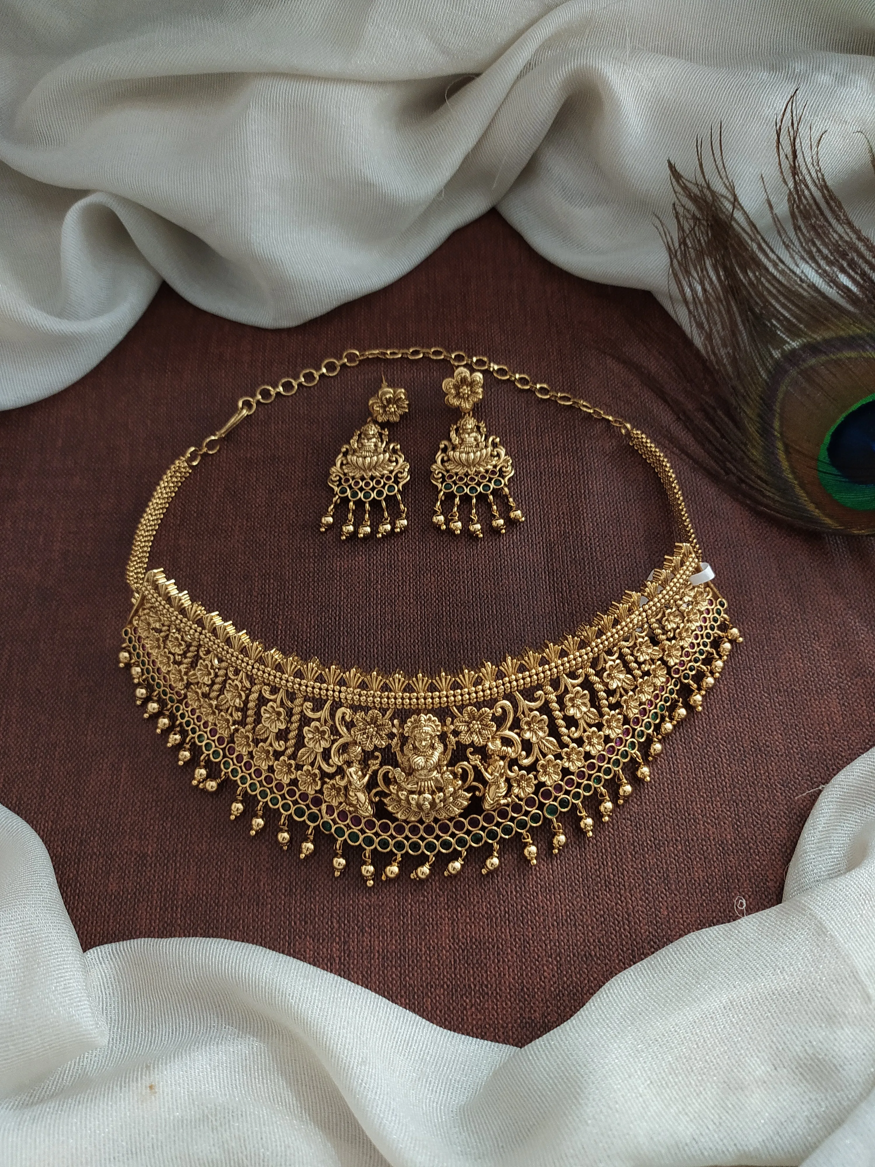 Antique Lakshmi Choker Set with Kemp and Green Stones