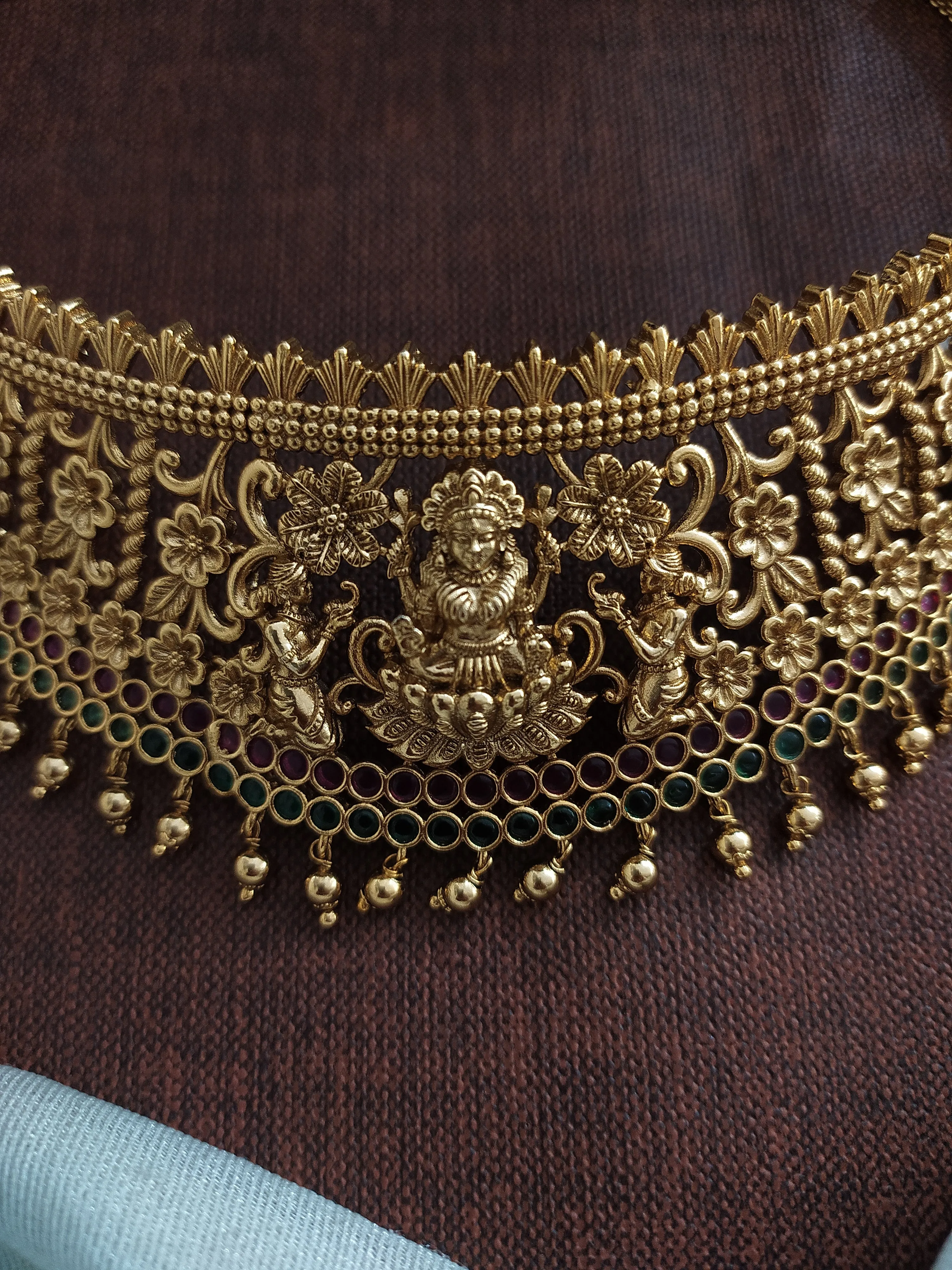 Antique Lakshmi Choker Set with Kemp and Green Stones