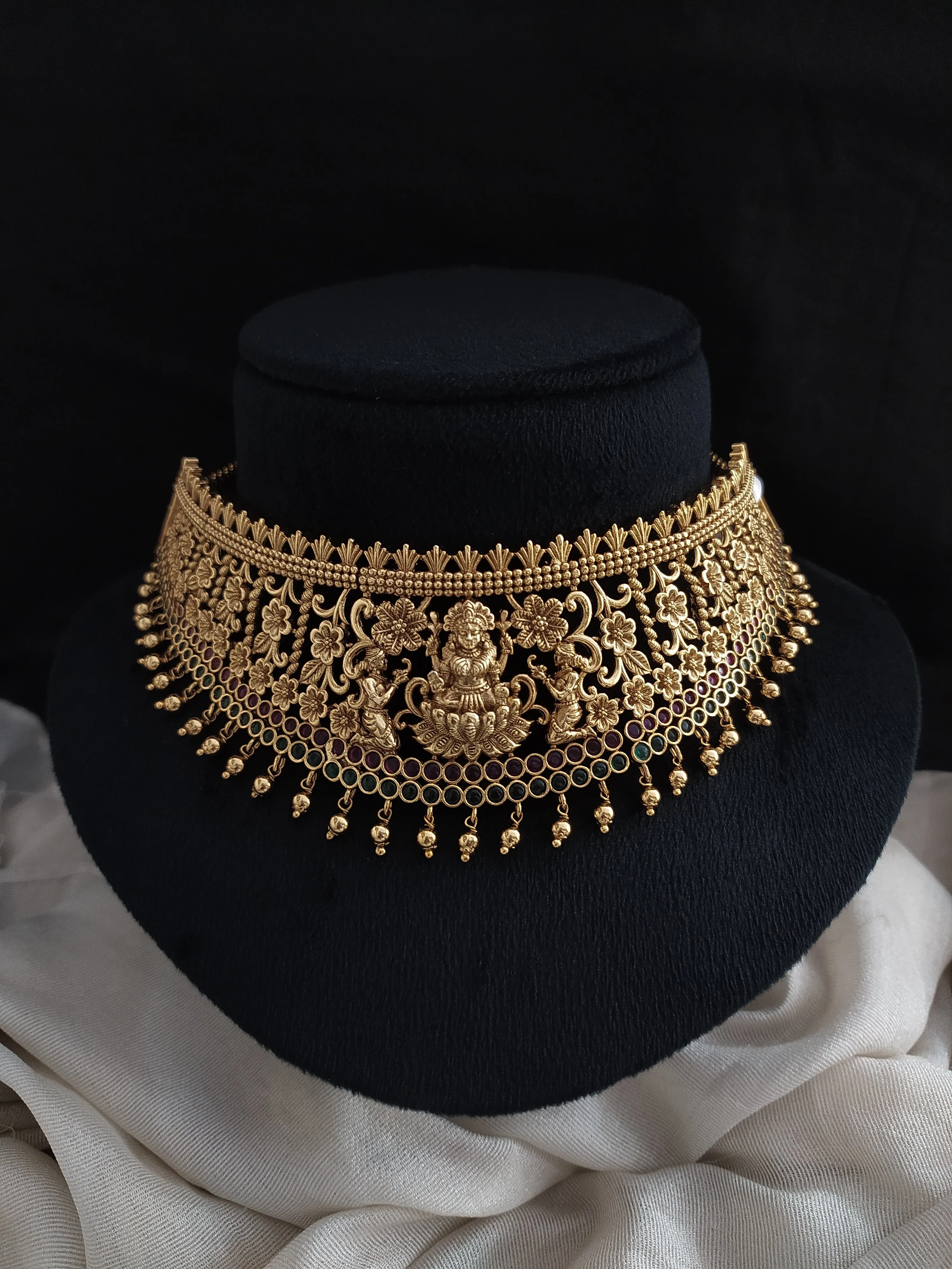 Antique Lakshmi Choker Set with Kemp and Green Stones