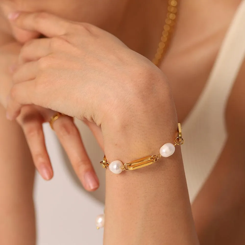 B13.18K Gold Baroque Rectangular Chain Spacer Pearl Bracelet