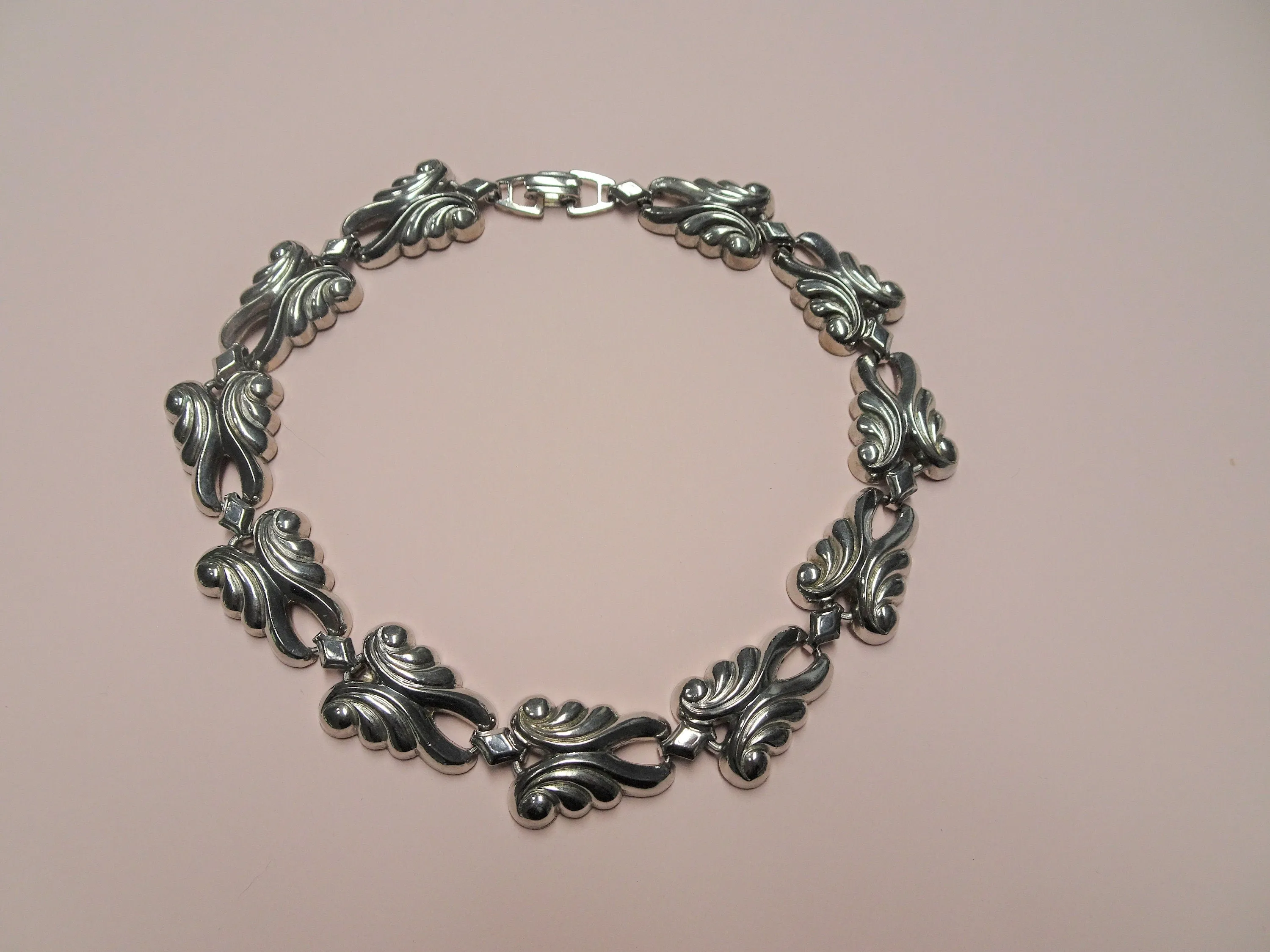 FABULOUS 1940s Necklace,Jorge Jensen Style,Lovely Silver Tone Metal High relief Necklace, Art Deco Design,Collectible Vintage Jewelry