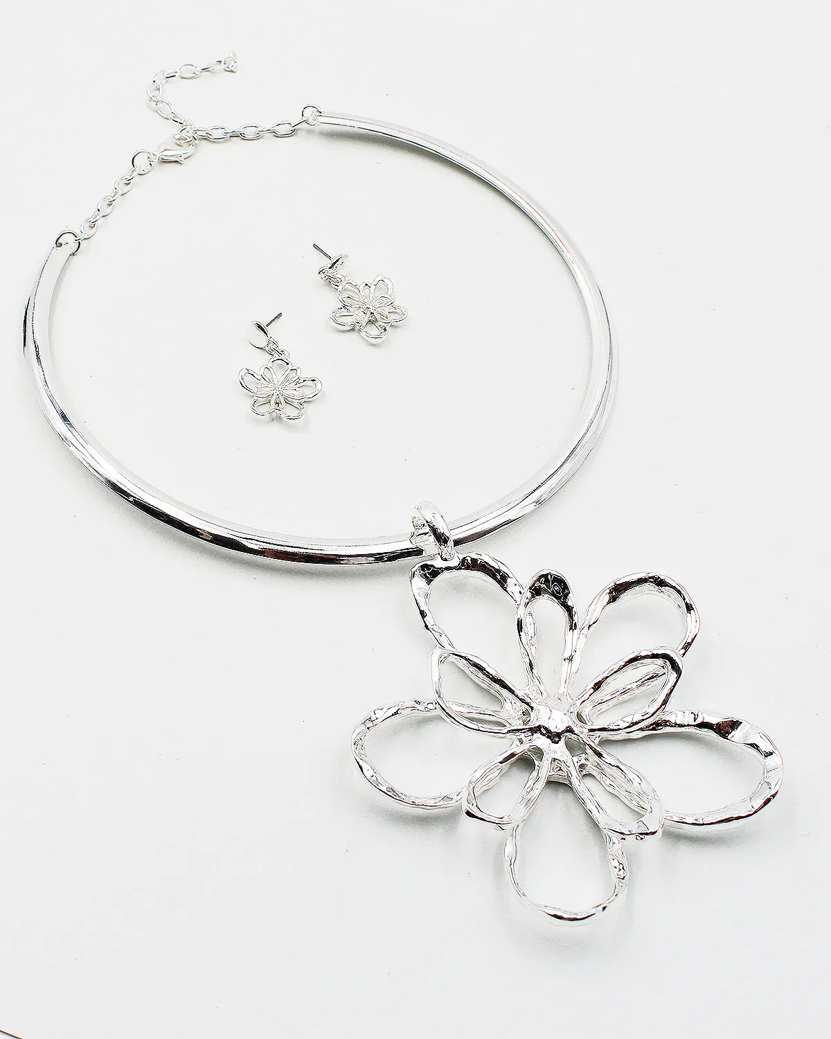 Flower Pendant Choker Chain Necklace Set