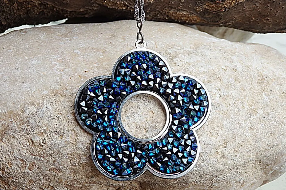 Flower Pendant Necklace