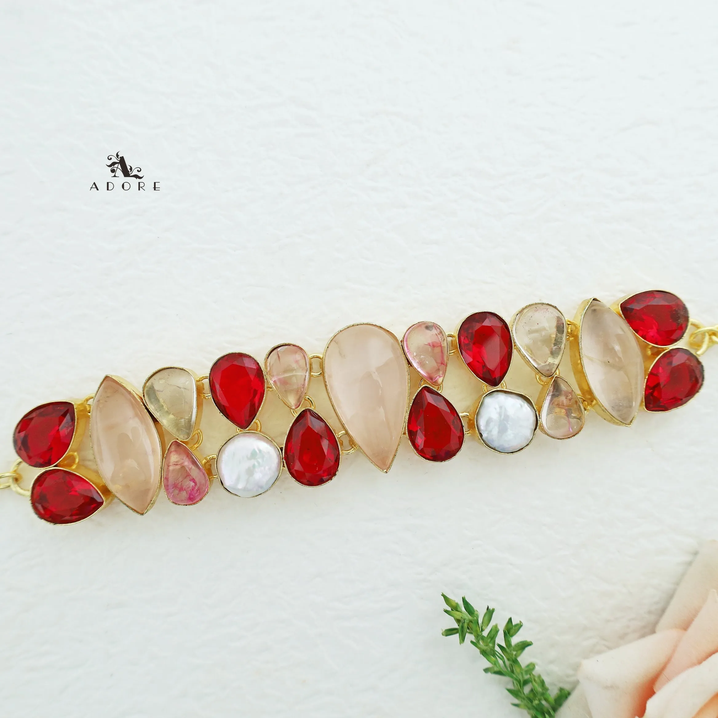 Freesia Baroque Glossy Choker
