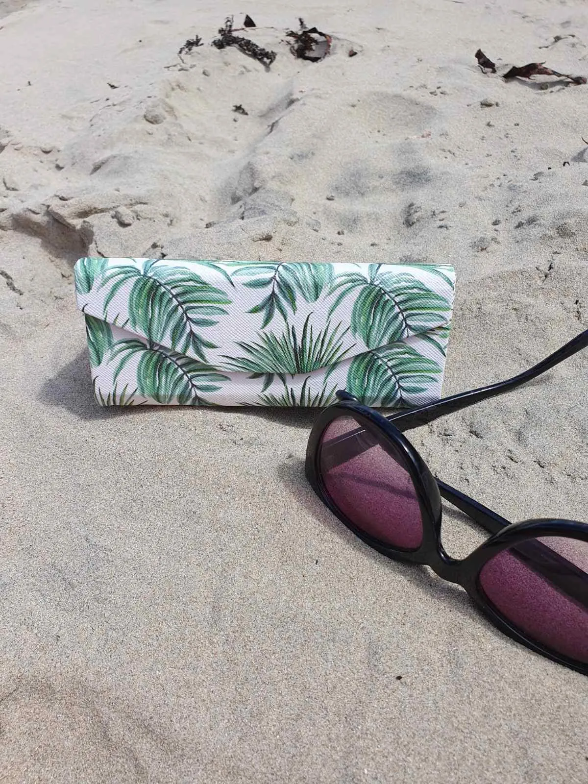 GLASSES CASE