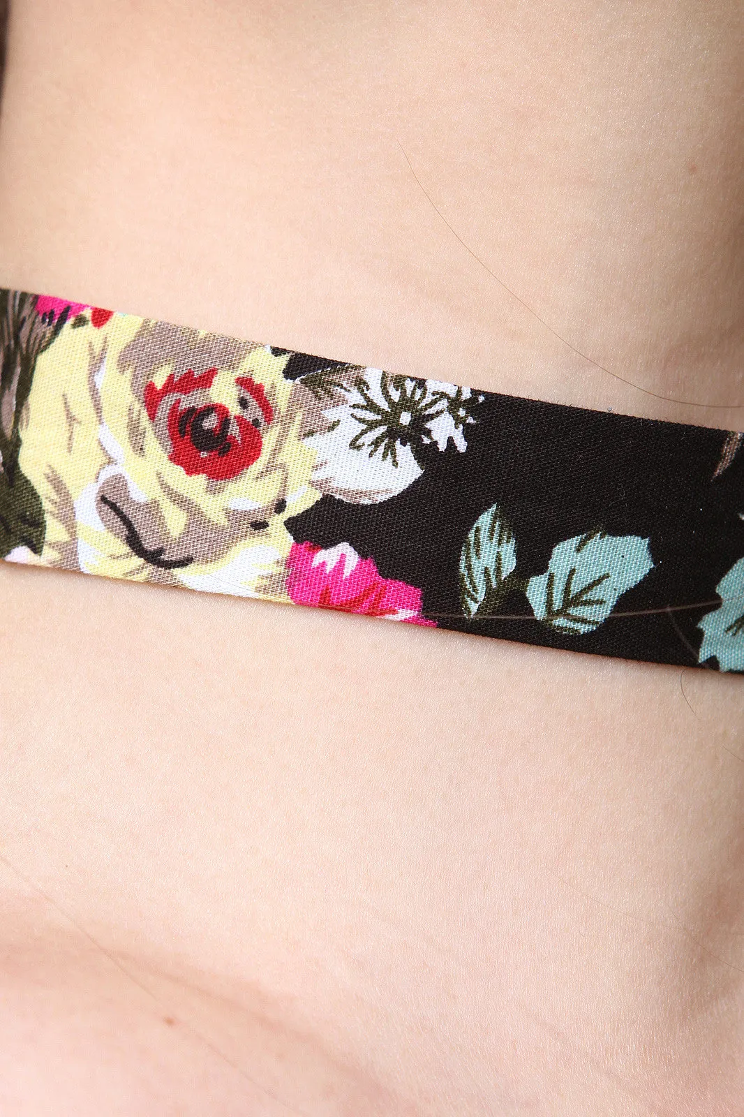 Lovely Floral Choker Necklace