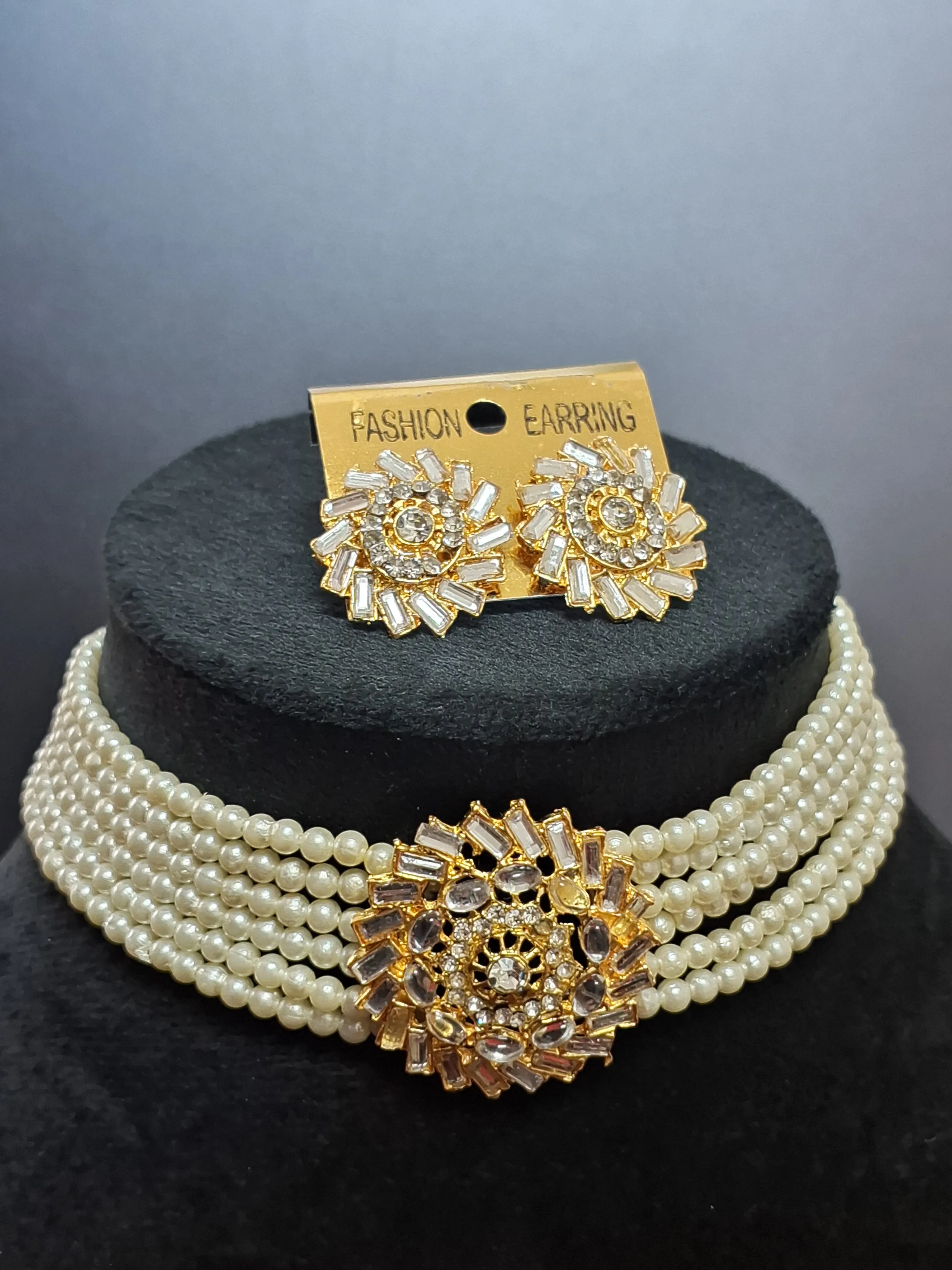 Pearl Choker Necklace with Earring