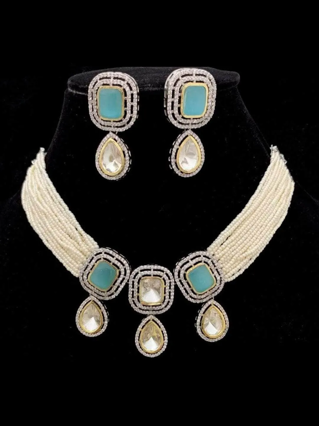 Royal Spot Necklace