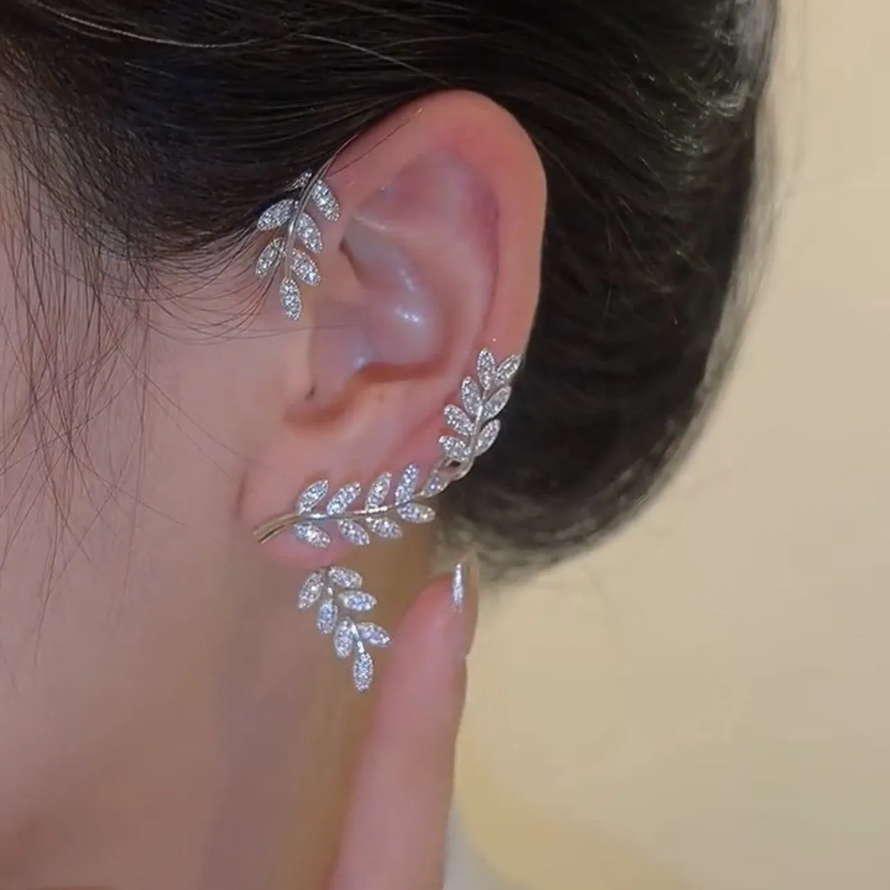 Sparkling Zircon Flower Butterfly Ear Bone Clip for Women Without Piercing Tassel Ear Cuff Clip Earrings Wedding Jewelry