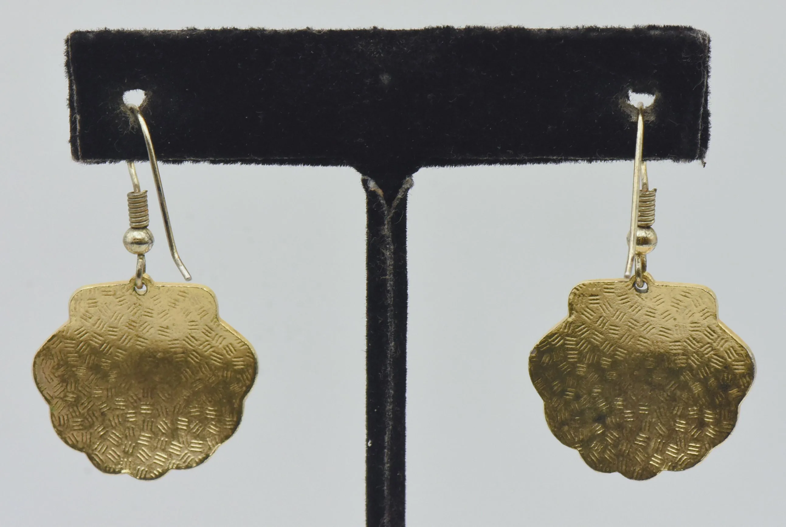 Vintage Enamel Scallop Shell Dangle Earrings