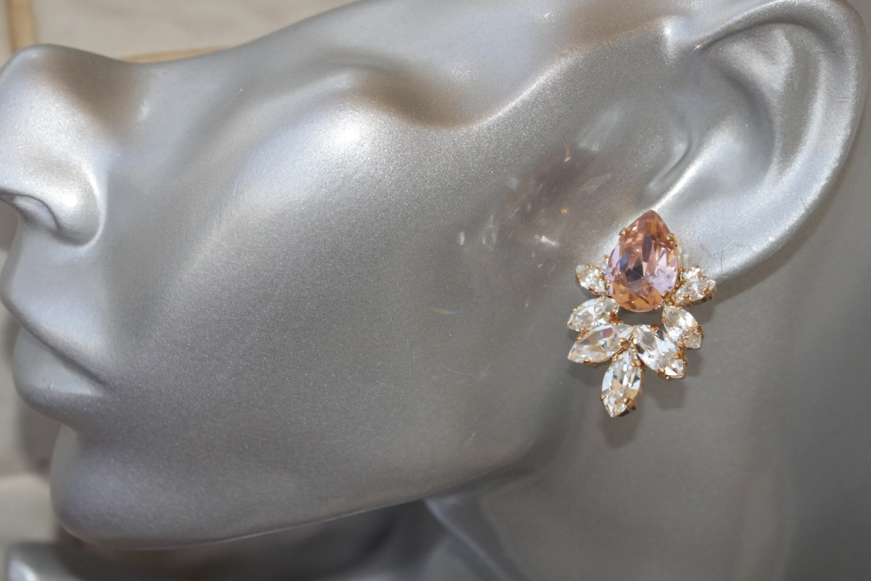 VINTAGE ROSE NECKLACE