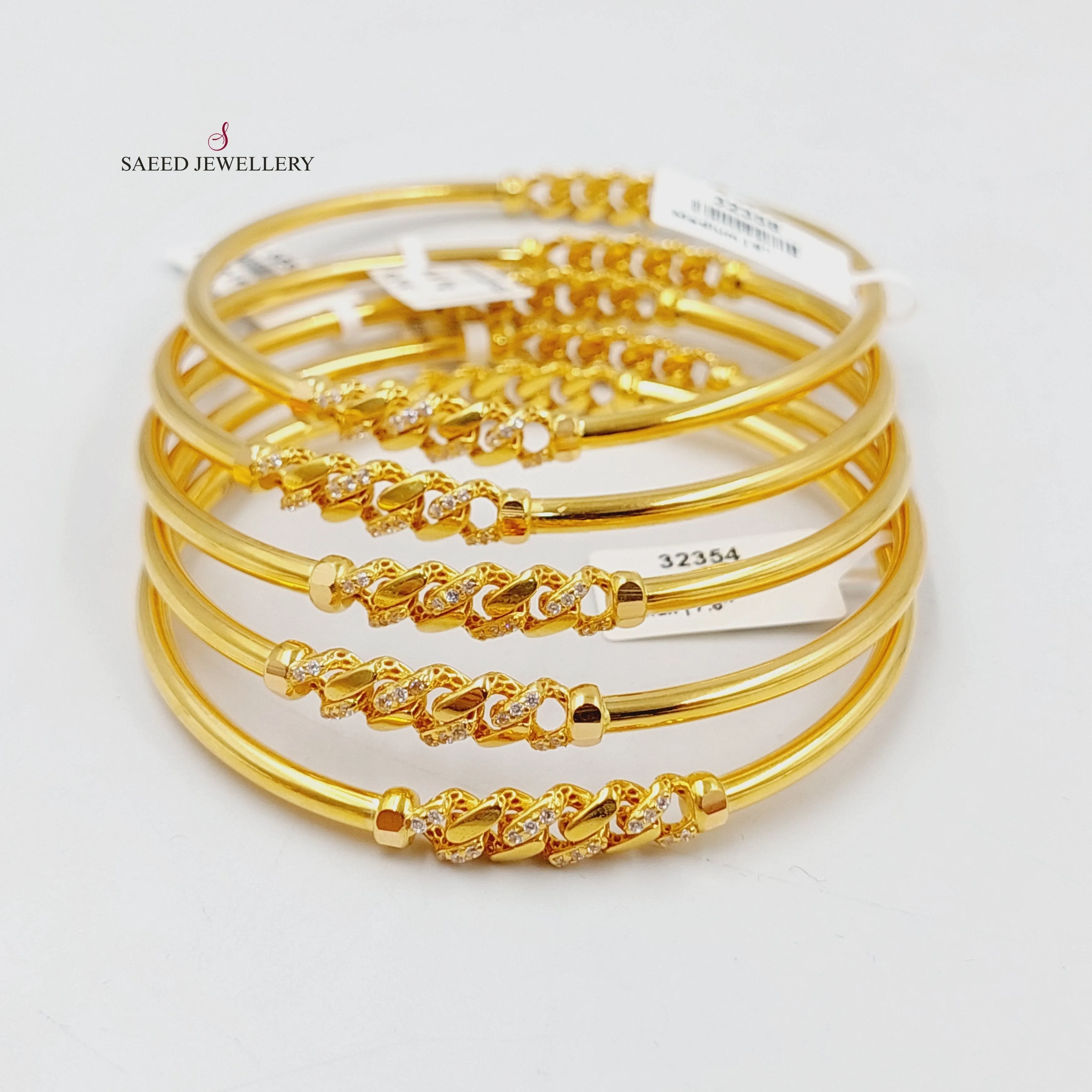 Zircon Studded Figaro Bangle