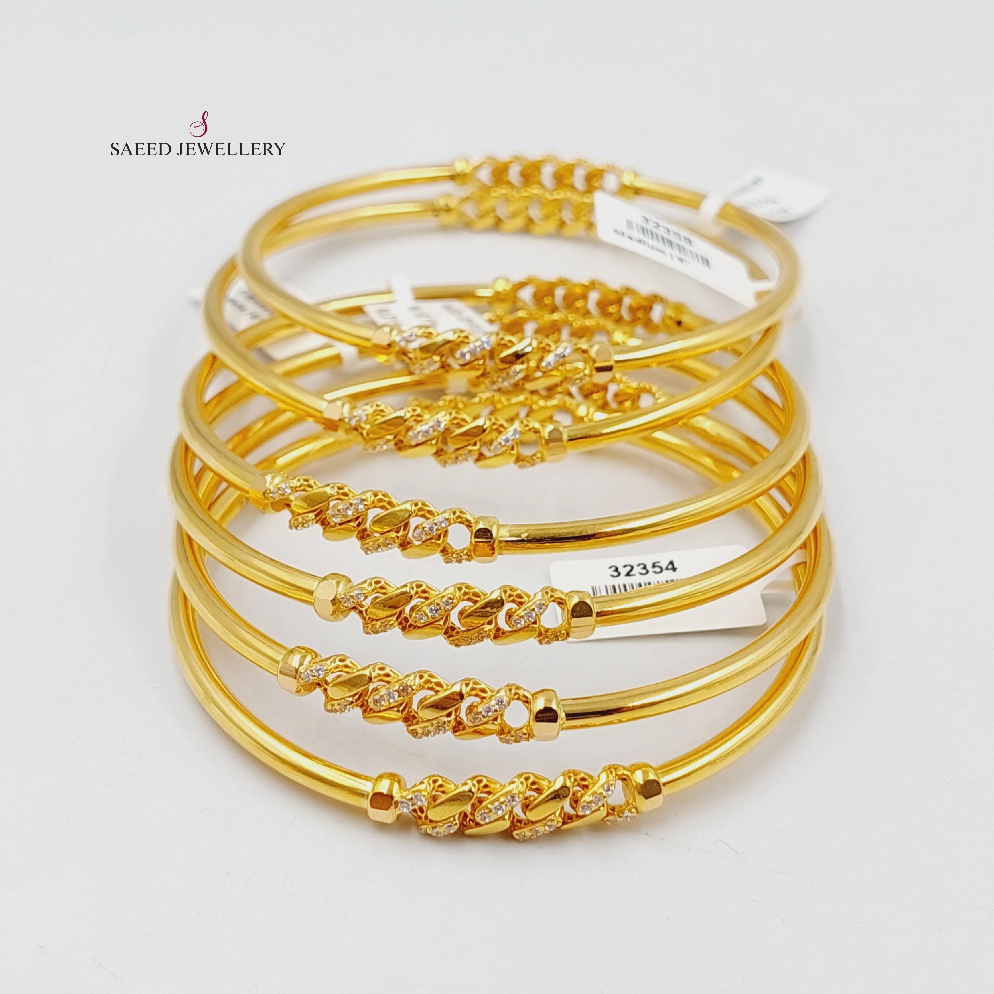 Zircon Studded Figaro Bangle