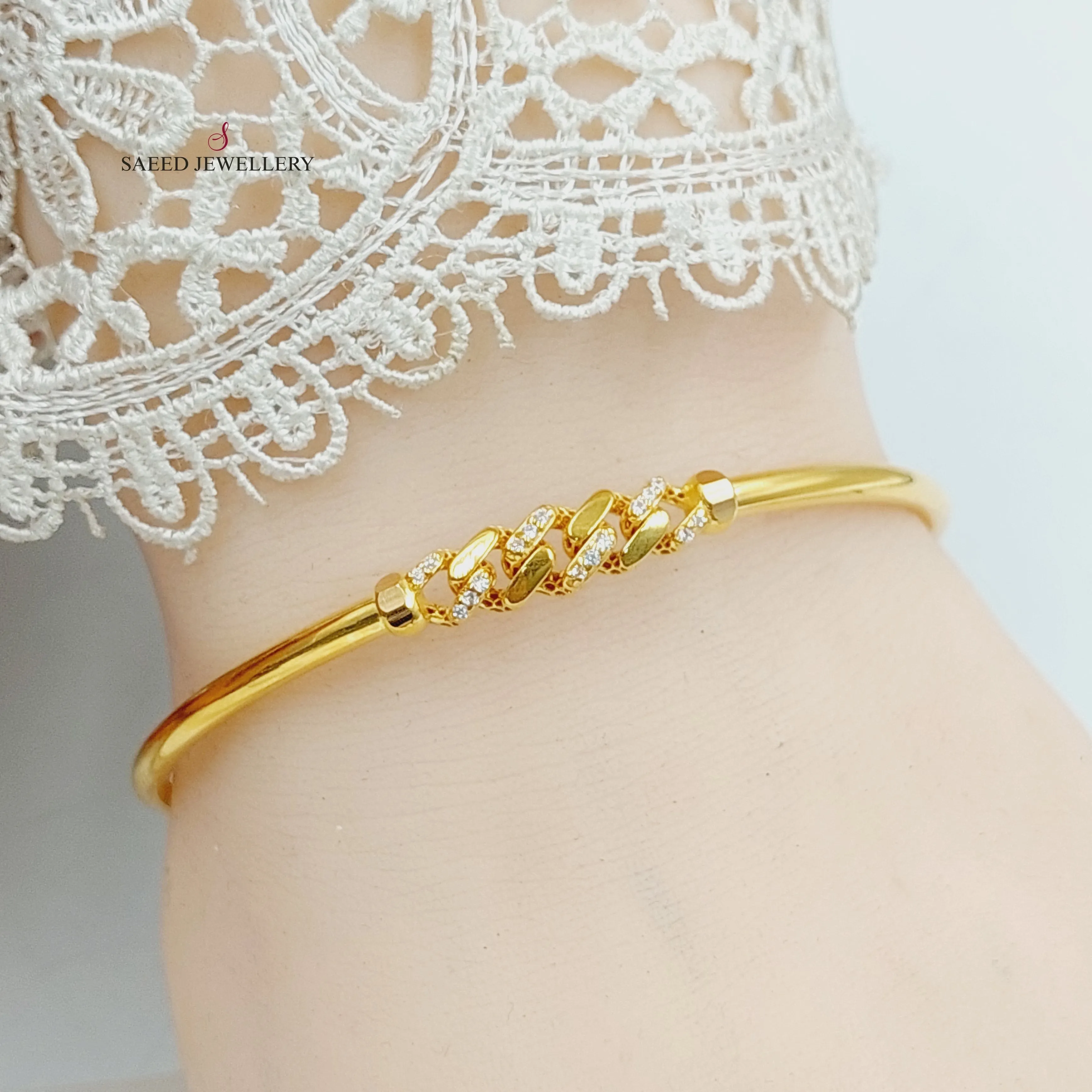Zircon Studded Figaro Bangle